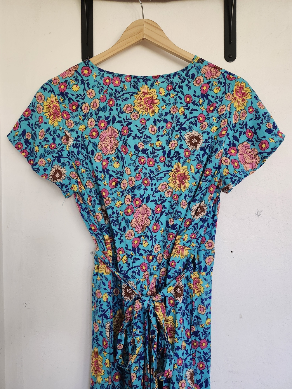Bright Floral Mini Wrap Dress in Turquoise - Picture 7 of 9